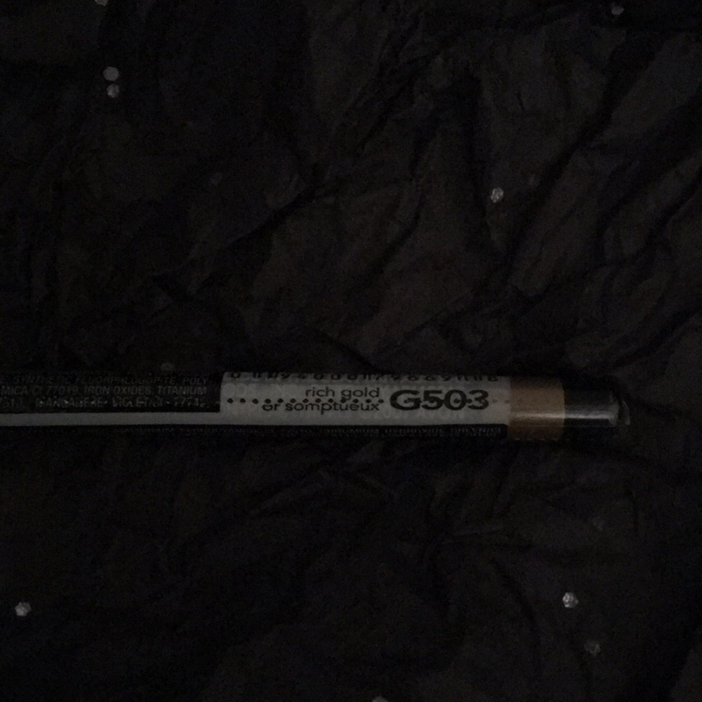 Makeup - Picture 2 of 2